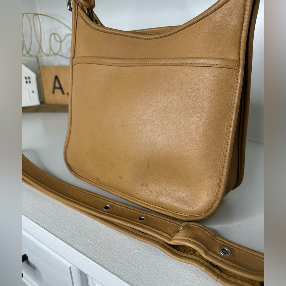 **SOLD**Vintage Coach 9966 Legacy Zip Camel Tan and Silver Nickel Hardware - Picture 2 of 16